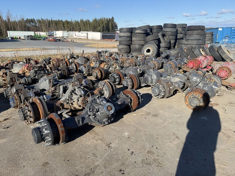 Volvo RTS2370A RSS1125 RTH2610F RTH3312 RTH3815 MD15 CTEV87 - As roda belakang: gambar 1 Volvo RTS2370A RSS1125 RTH2610F RTH3312 RTH3815 MD15 CTEV87 - As roda belakang: gambar 1