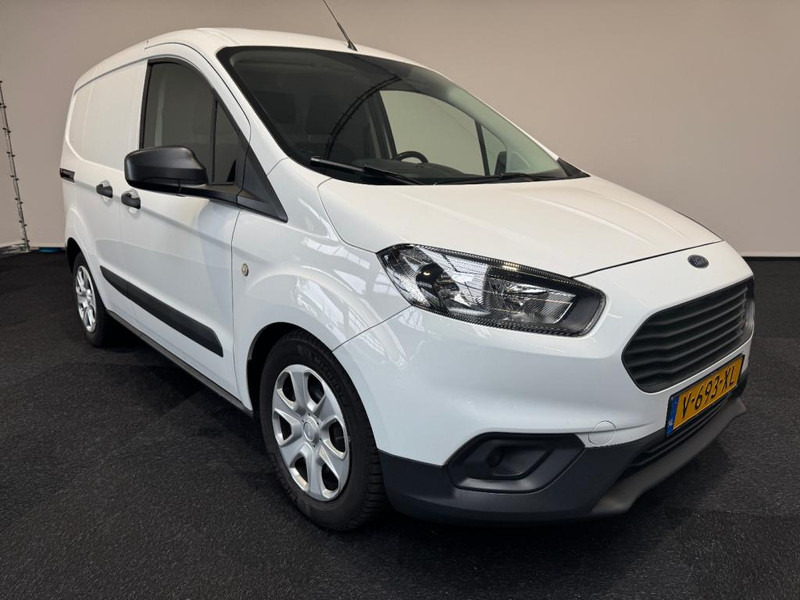 Ford Transit Courier 15 TDCI - Van kecil: gambar 1 Ford Transit Courier 15 TDCI - Van kecil: gambar 1