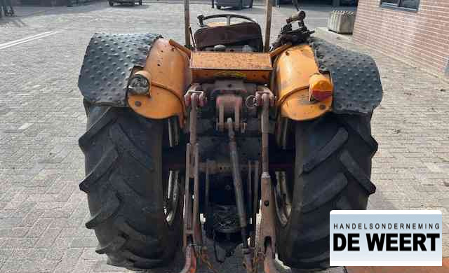 Renault R 60 - Traktor kompak: gambar 5 Renault R 60 - Traktor kompak: gambar 5