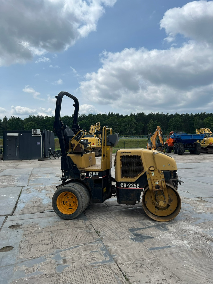 CATERPILLAR CB-225E - Roller: gambar 5 CATERPILLAR CB-225E - Roller: gambar 5