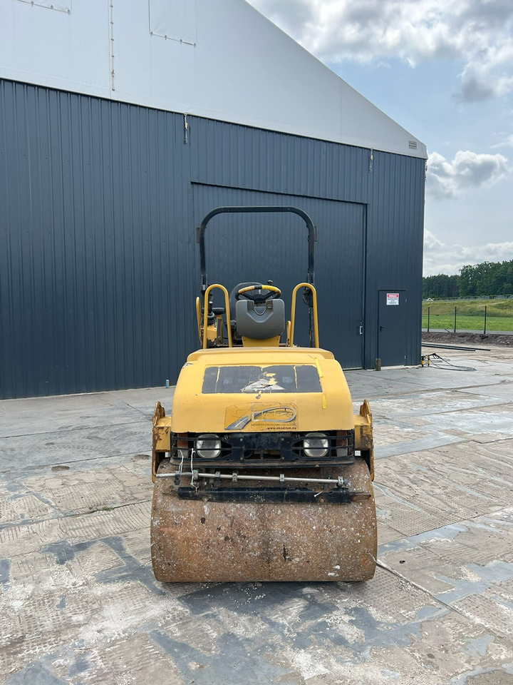 CATERPILLAR CB-225E - Roller: gambar 3 CATERPILLAR CB-225E - Roller: gambar 3