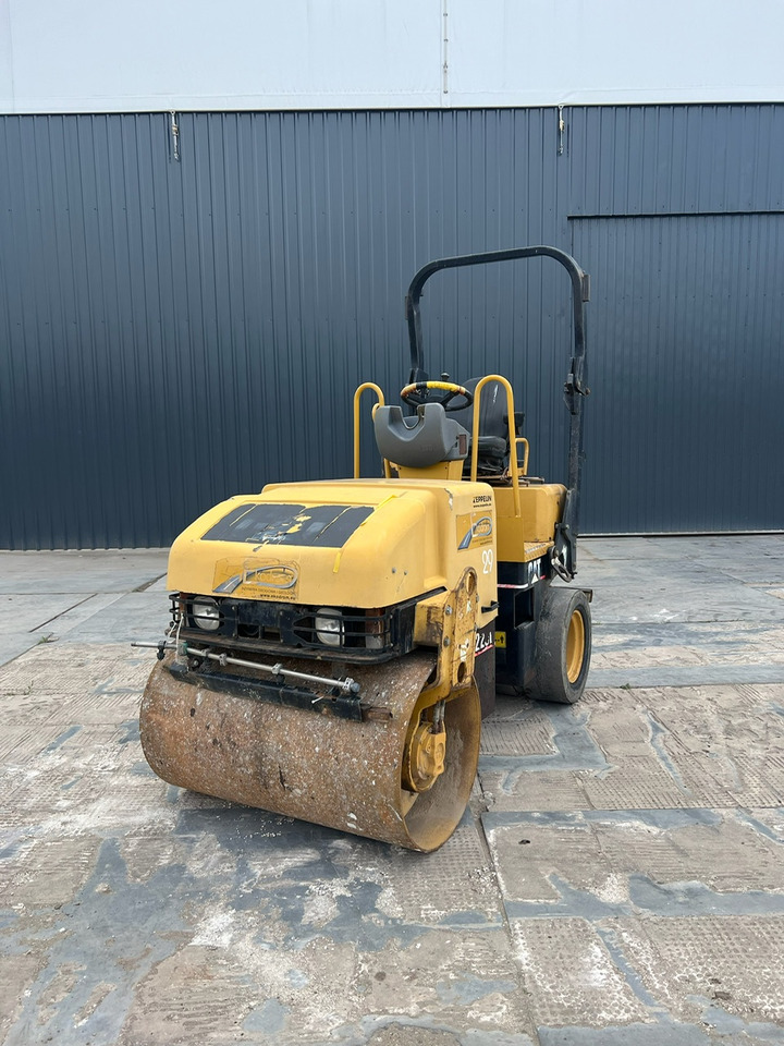 CATERPILLAR CB-225E - Roller: gambar 2 CATERPILLAR CB-225E - Roller: gambar 2