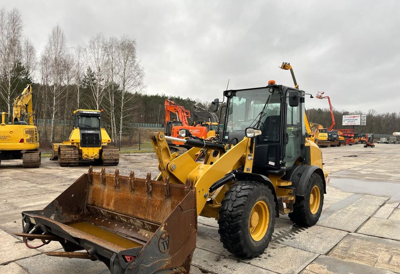 Caterpillar 908M - Wheel loader: gambar 3 Caterpillar 908M - Wheel loader: gambar 3
