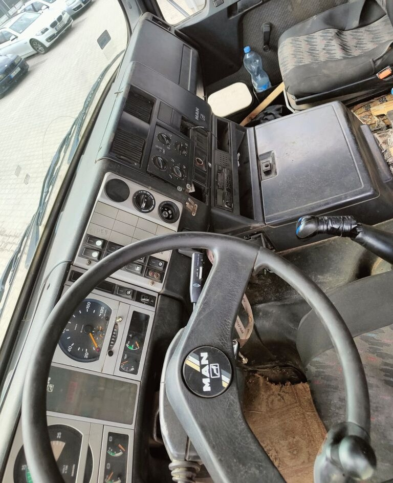 MAN 27.414 - Truk jungkit: gambar 5 MAN 27.414 - Truk jungkit: gambar 5