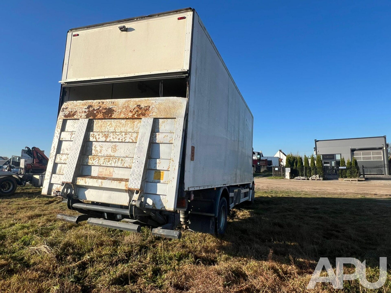 Mercedes-Benz Axor 1829 - Truk box: gambar 5 Mercedes-Benz Axor 1829 - Truk box: gambar 5