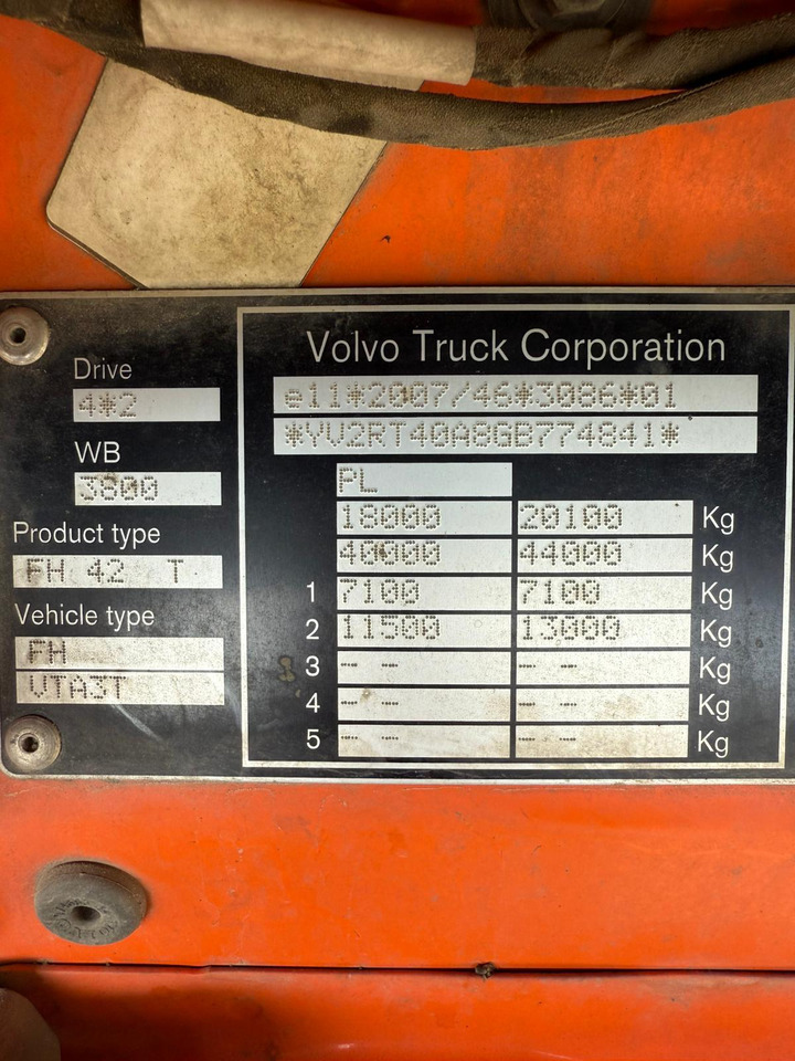 Volvo FH500 4×2 - Tractor head: gambar 2 Volvo FH500 4×2 - Tractor head: gambar 2
