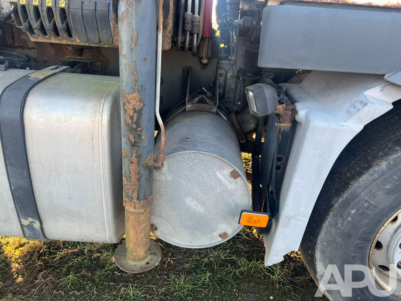 Truk flatbed, Truk derek Volvo FM12: gambar 18