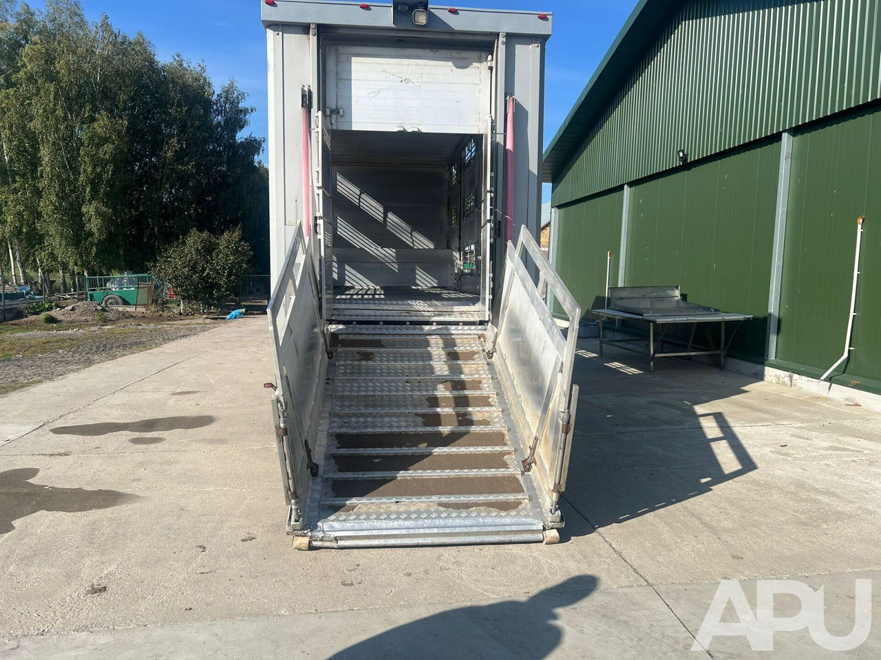 Truk pengangkut hewan Volvo Fm 410 DO PRZEWOZU BYDŁA: gambar 10 Truk pengangkut hewan Volvo Fm 410 DO PRZEWOZU BYDŁA: gambar 10