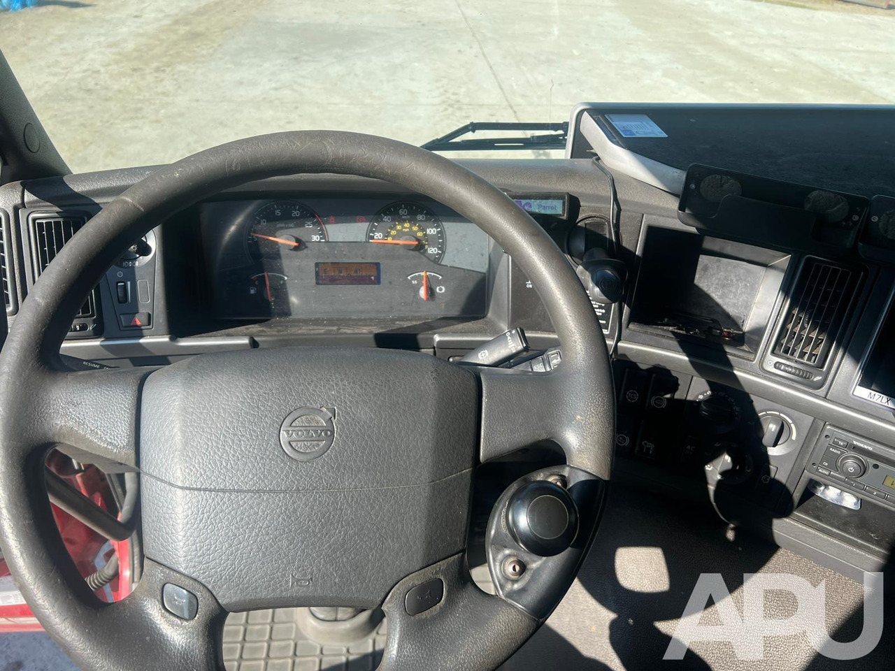 Truk pengangkut hewan Volvo Fm 410 DO PRZEWOZU BYDŁA: gambar 17 Truk pengangkut hewan Volvo Fm 410 DO PRZEWOZU BYDŁA: gambar 17