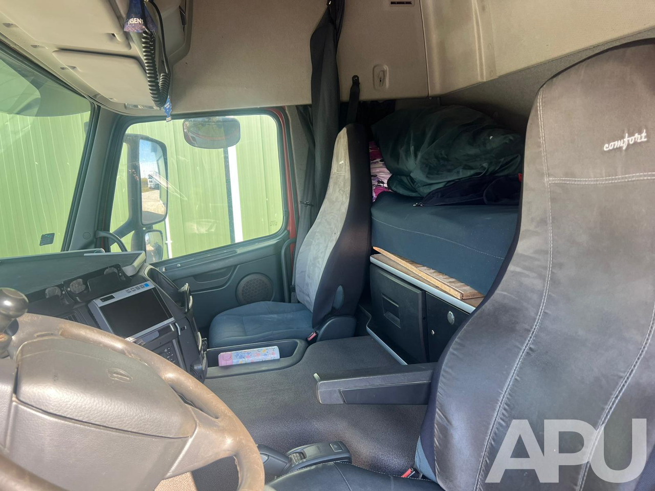 Truk pengangkut hewan Volvo Fm 410 DO PRZEWOZU BYDŁA: gambar 16 Truk pengangkut hewan Volvo Fm 410 DO PRZEWOZU BYDŁA: gambar 16