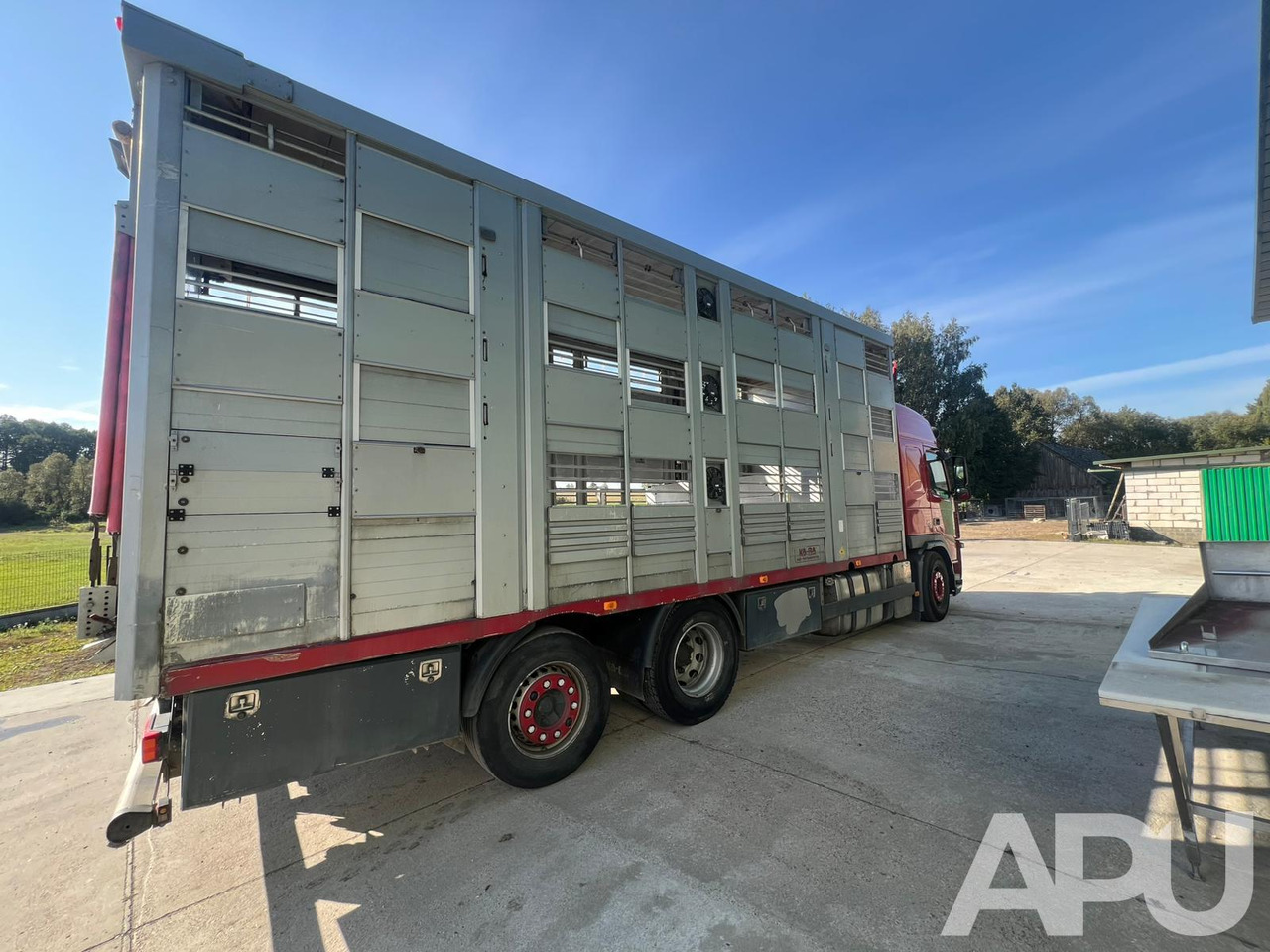 Truk pengangkut hewan Volvo Fm 410 DO PRZEWOZU BYDŁA: gambar 6 Truk pengangkut hewan Volvo Fm 410 DO PRZEWOZU BYDŁA: gambar 6