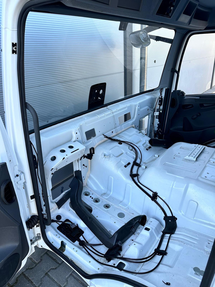 MB ATEGO CABINE EURO 6 TUNEL VOOR 6 CYL.MOTOR ALLEEN FRAME 000074B - Kabin untuk Truk: gambar 3 MB ATEGO CABINE EURO 6 TUNEL VOOR 6 CYL.MOTOR ALLEEN FRAME 000074B - Kabin untuk Truk: gambar 3