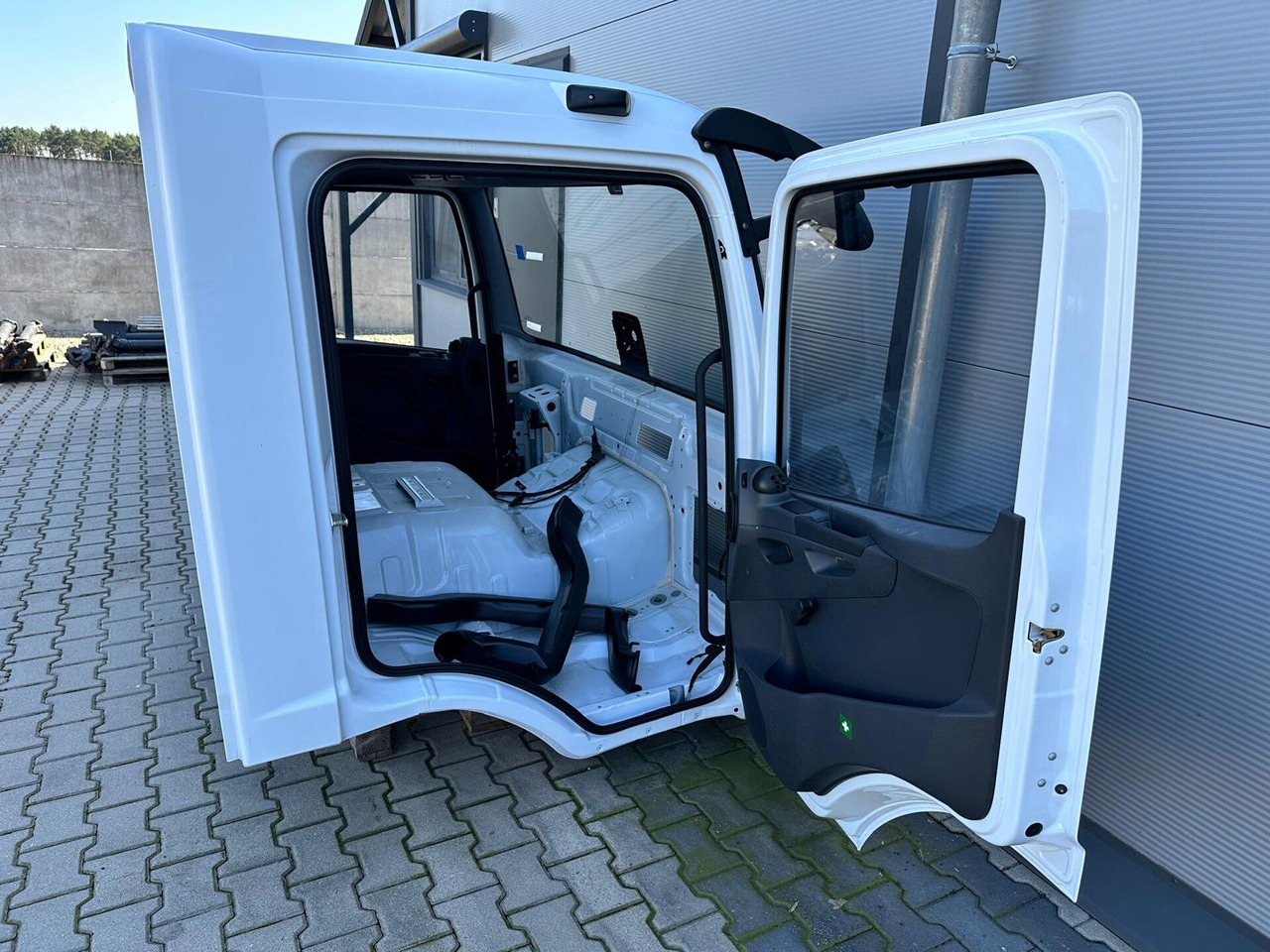 MB ATEGO CABINE EURO 6 TUNEL VOOR 6 CYL.MOTOR ALLEEN FRAME 000074B - Kabin untuk Truk: gambar 2 MB ATEGO CABINE EURO 6 TUNEL VOOR 6 CYL.MOTOR ALLEEN FRAME 000074B - Kabin untuk Truk: gambar 2