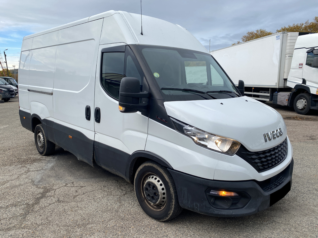 IVECO DAILY 35S18 - Van panel: gambar 2 IVECO DAILY 35S18 - Van panel: gambar 2