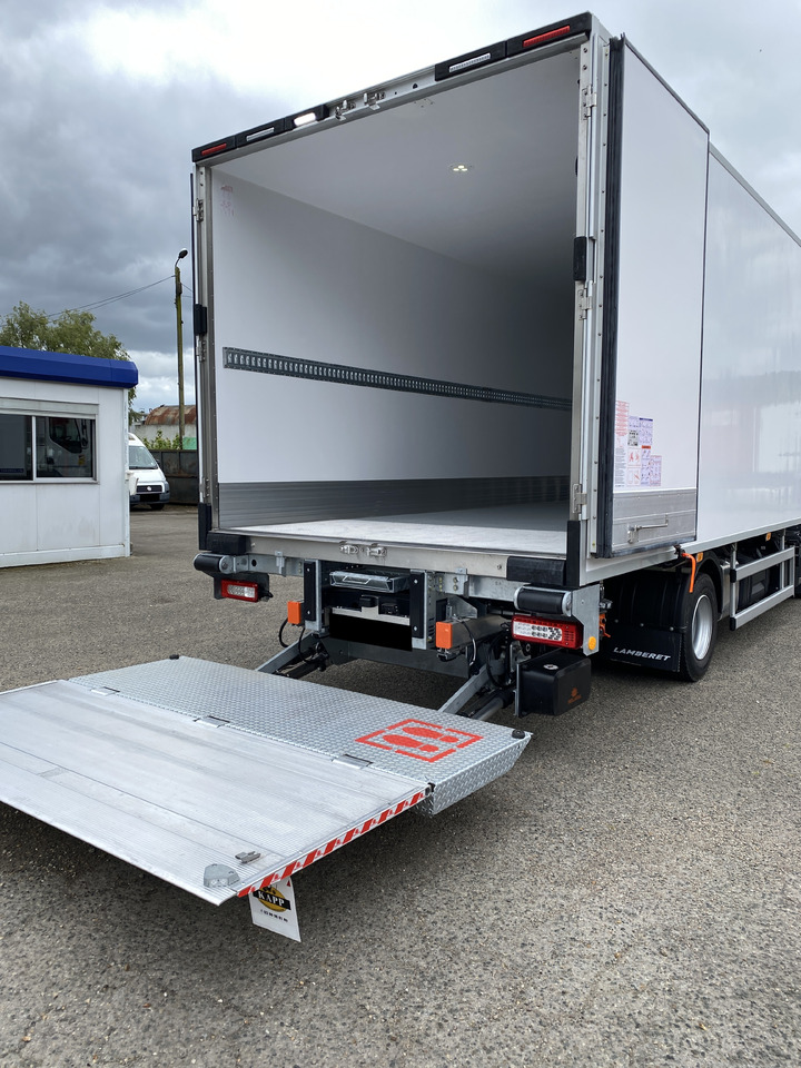 RENAULT D 12 - Truk berpendingin: gambar 2 RENAULT D 12 - Truk berpendingin: gambar 2