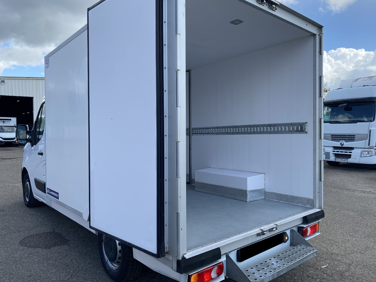 RENAULT MASTER - Van berpendingin: gambar 2 RENAULT MASTER - Van berpendingin: gambar 2
