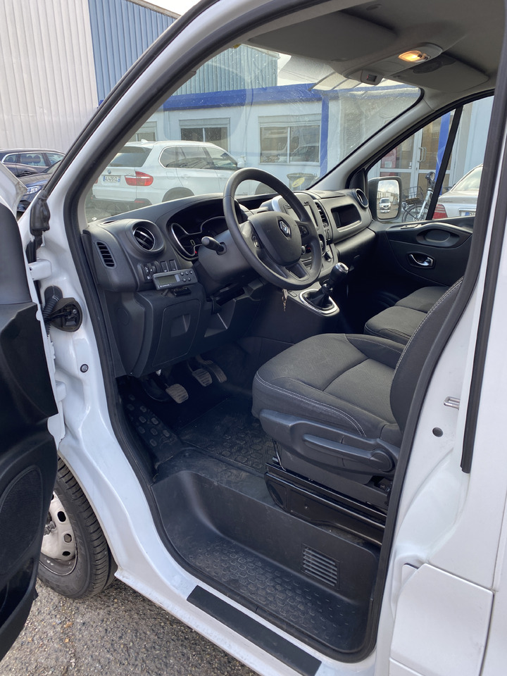 Van berpendingin untuk pengangkutan makanan Renault Trafic: gambar 9 Van berpendingin untuk pengangkutan makanan Renault Trafic: gambar 9