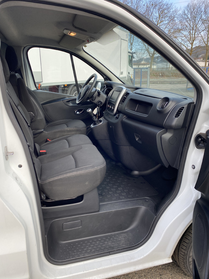 Van berpendingin untuk pengangkutan makanan Renault Trafic: gambar 8 Van berpendingin untuk pengangkutan makanan Renault Trafic: gambar 8