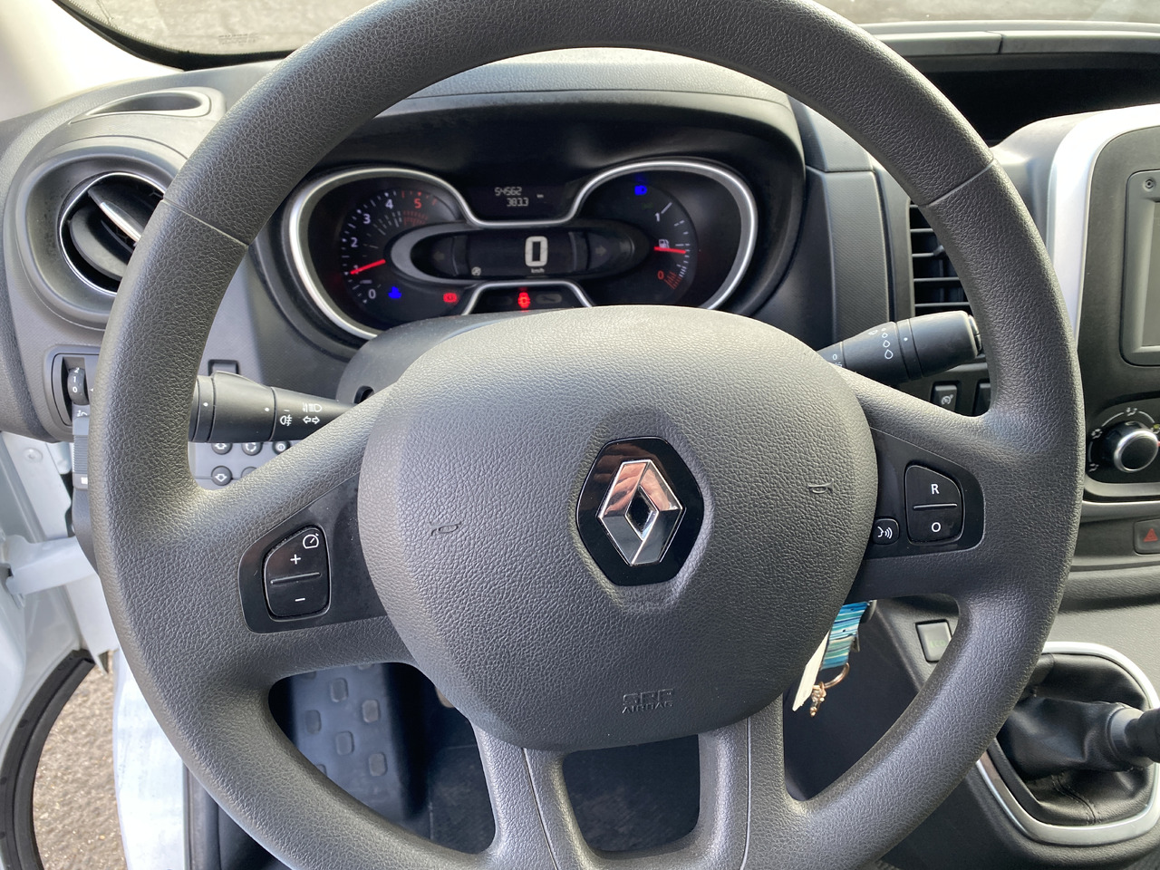 Van berpendingin untuk pengangkutan makanan Renault Trafic: gambar 10 Van berpendingin untuk pengangkutan makanan Renault Trafic: gambar 10