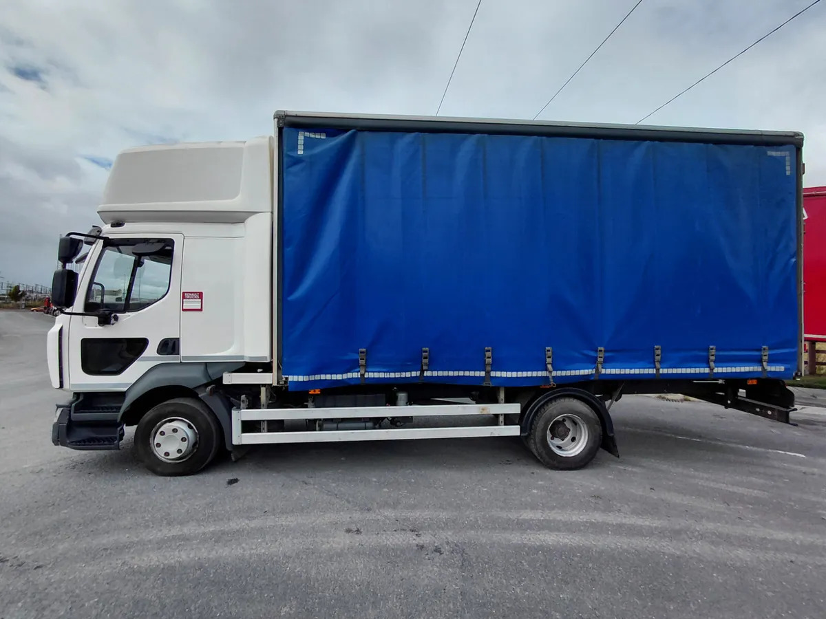 Truk dengan terpal samping 2017 Renault D12 4×2 Double Sleeper Curtainsider: gambar 6