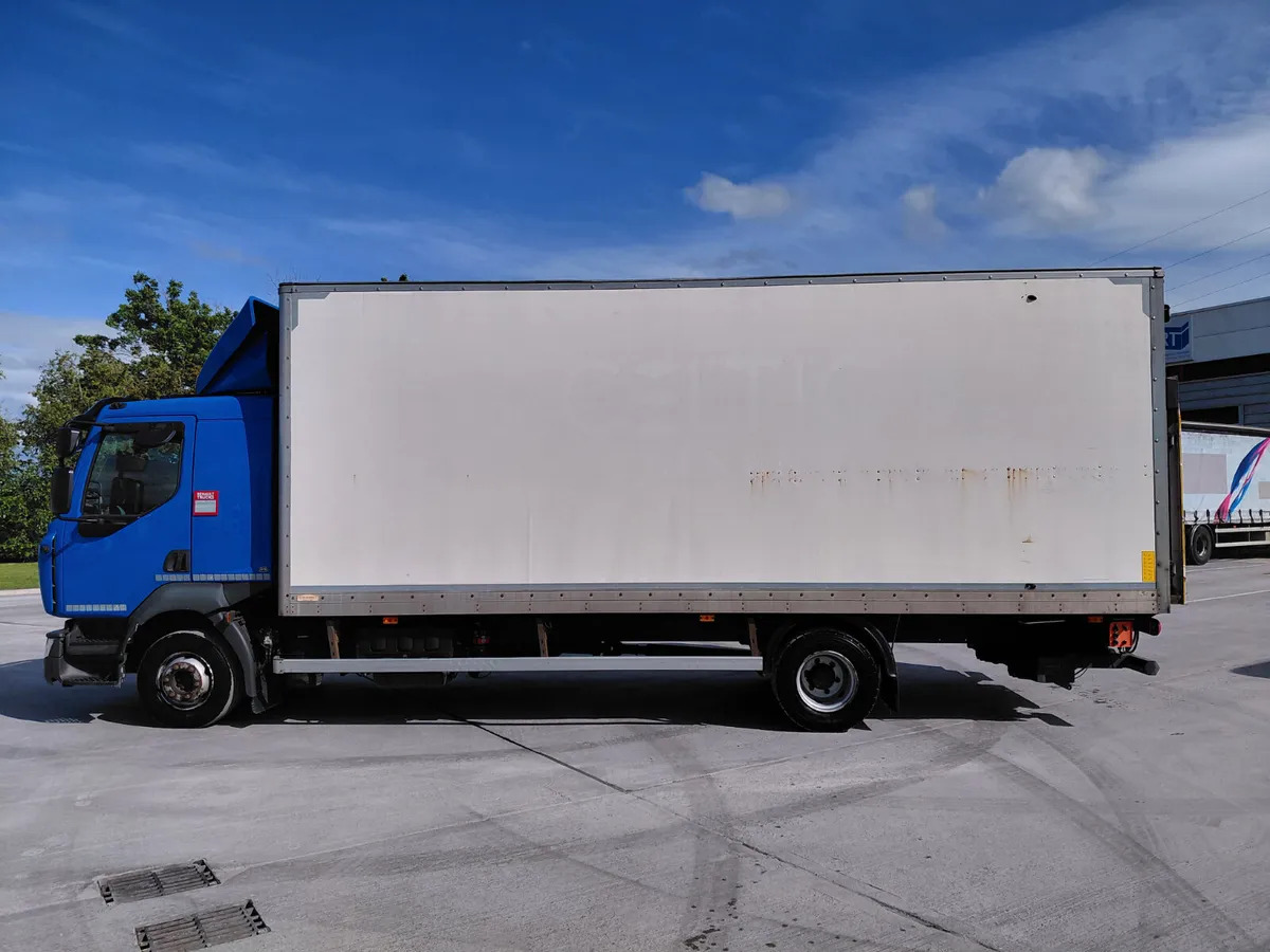 2019 Renault D 12T - Truk box: gambar 4 2019 Renault D 12T - Truk box: gambar 4