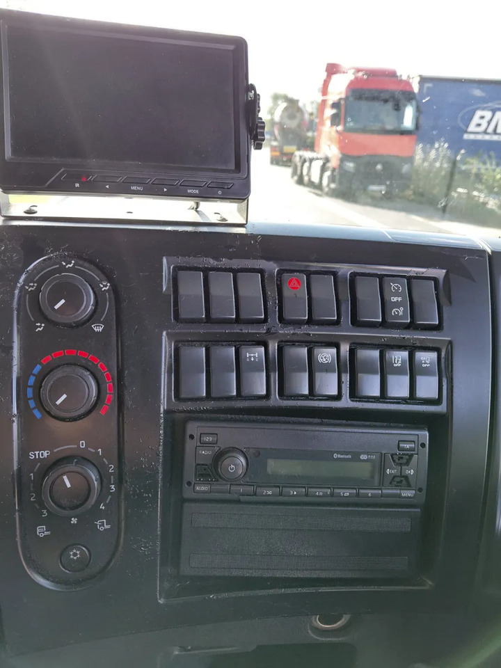 2019 Renault D 18T - Truk box: gambar 2 2019 Renault D 18T - Truk box: gambar 2