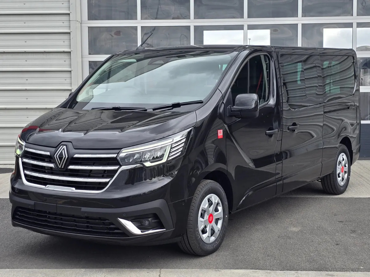 2025 Renault Trafic Combi 170BHP Auto - Van penumpang: gambar 2 2025 Renault Trafic Combi 170BHP Auto - Van penumpang: gambar 2