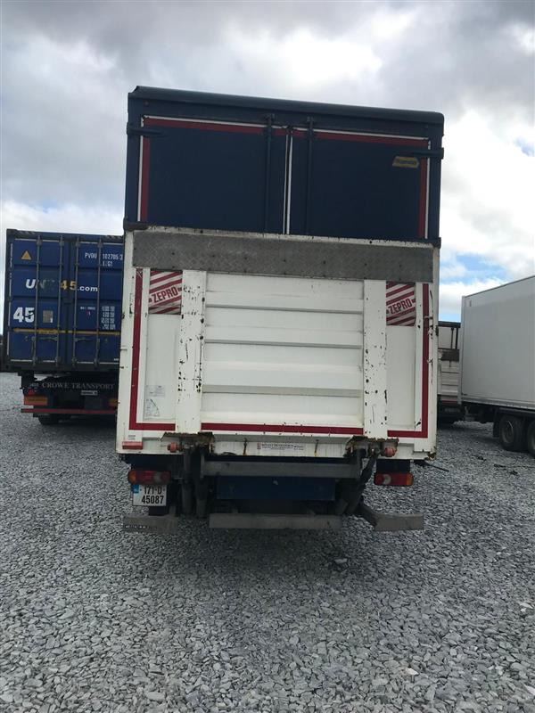 Fitzgeralds RENAULT 2017 D 18 High 4×2 250 Curtainsider - Truk dengan terpal samping: gambar 2 Fitzgeralds RENAULT 2017 D 18 High 4×2 250 Curtainsider - Truk dengan terpal samping: gambar 2