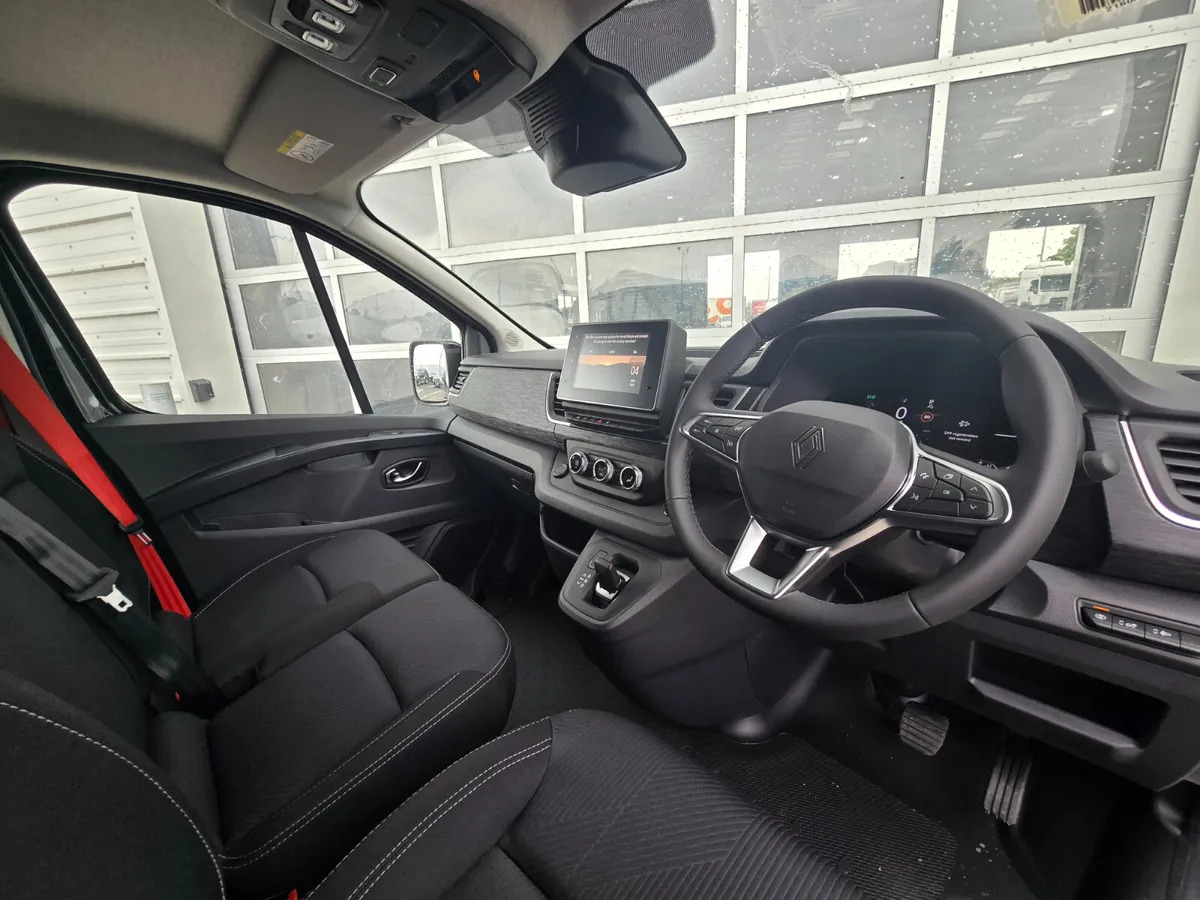 Van panel baru NEW Renault Trafic Exclusive 170BHP/150BHP Auto Black: gambar 7