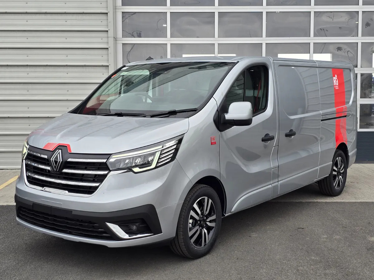 NEW Renault Trafic Exclusive 170BHP/150BHP Auto Highland Silver - Van panel: gambar 2 NEW Renault Trafic Exclusive 170BHP/150BHP Auto Highland Silver - Van panel: gambar 2