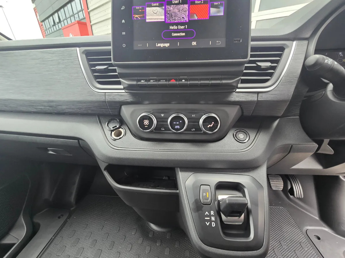 NEW Renault Trafic Exclusive 170BHP/150BHP Auto White - Van panel: gambar 3 NEW Renault Trafic Exclusive 170BHP/150BHP Auto White - Van panel: gambar 3