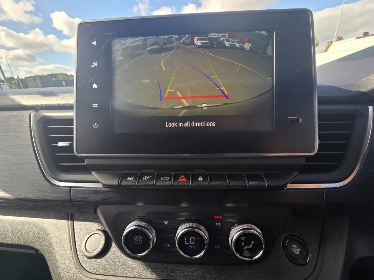 NEW Renault Trafic Exclusive 170BHP/150BHP Manual Black - Van panel: gambar 5 NEW Renault Trafic Exclusive 170BHP/150BHP Manual Black - Van panel: gambar 5