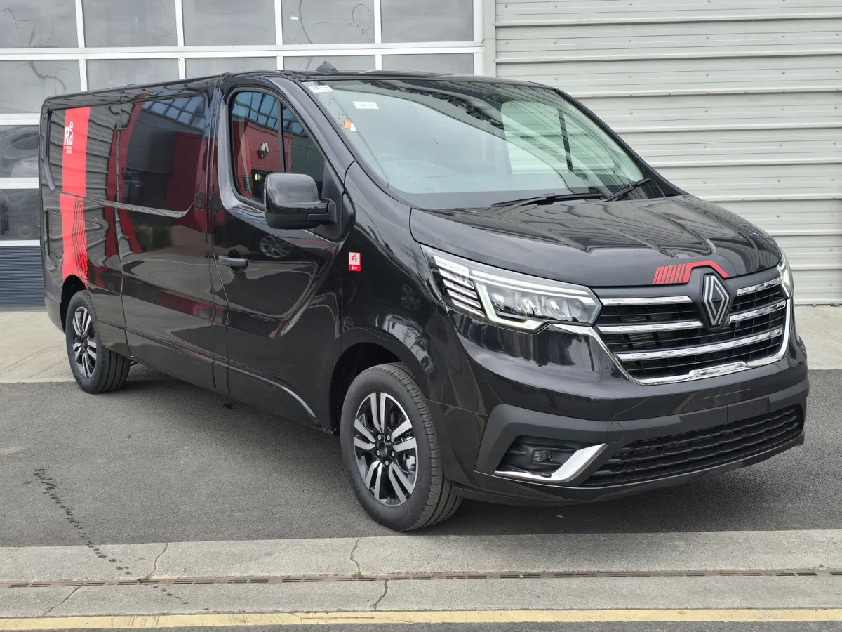 NEW Renault Trafic Exclusive 170BHP/150BHP Manual Black - Van panel: gambar 1 NEW Renault Trafic Exclusive 170BHP/150BHP Manual Black - Van panel: gambar 1