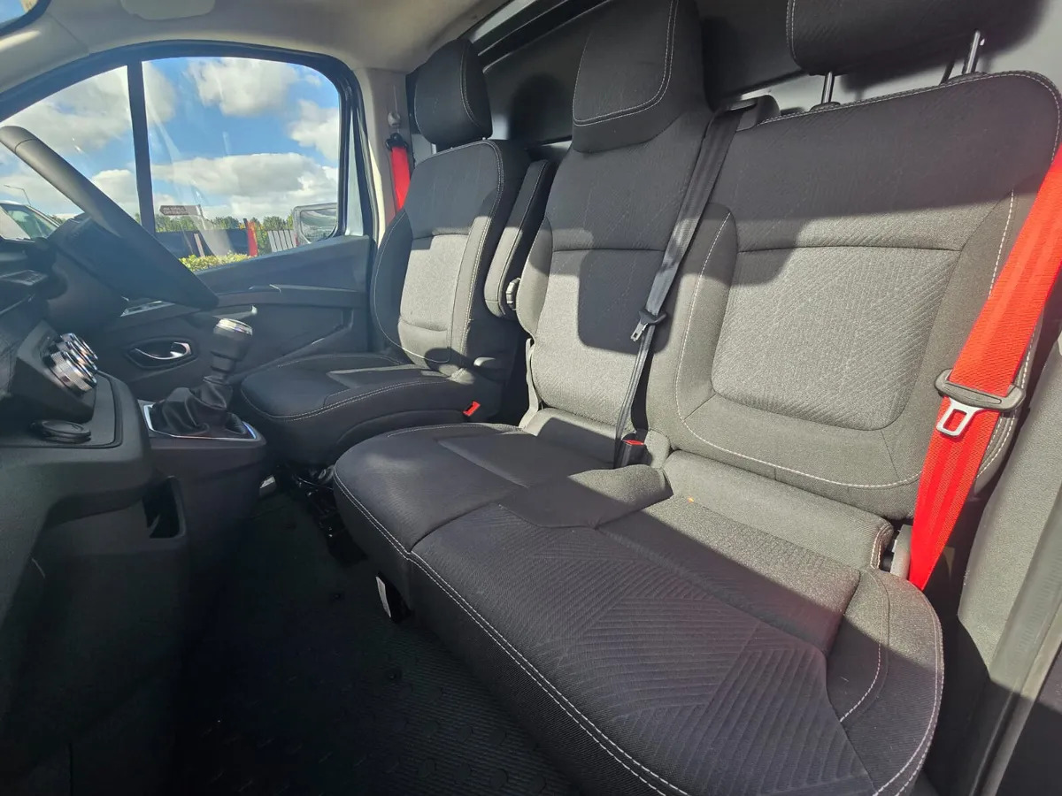 NEW Renault Trafic Exclusive 170BHP/150BHP Manual White - Van panel: gambar 3 NEW Renault Trafic Exclusive 170BHP/150BHP Manual White - Van panel: gambar 3
