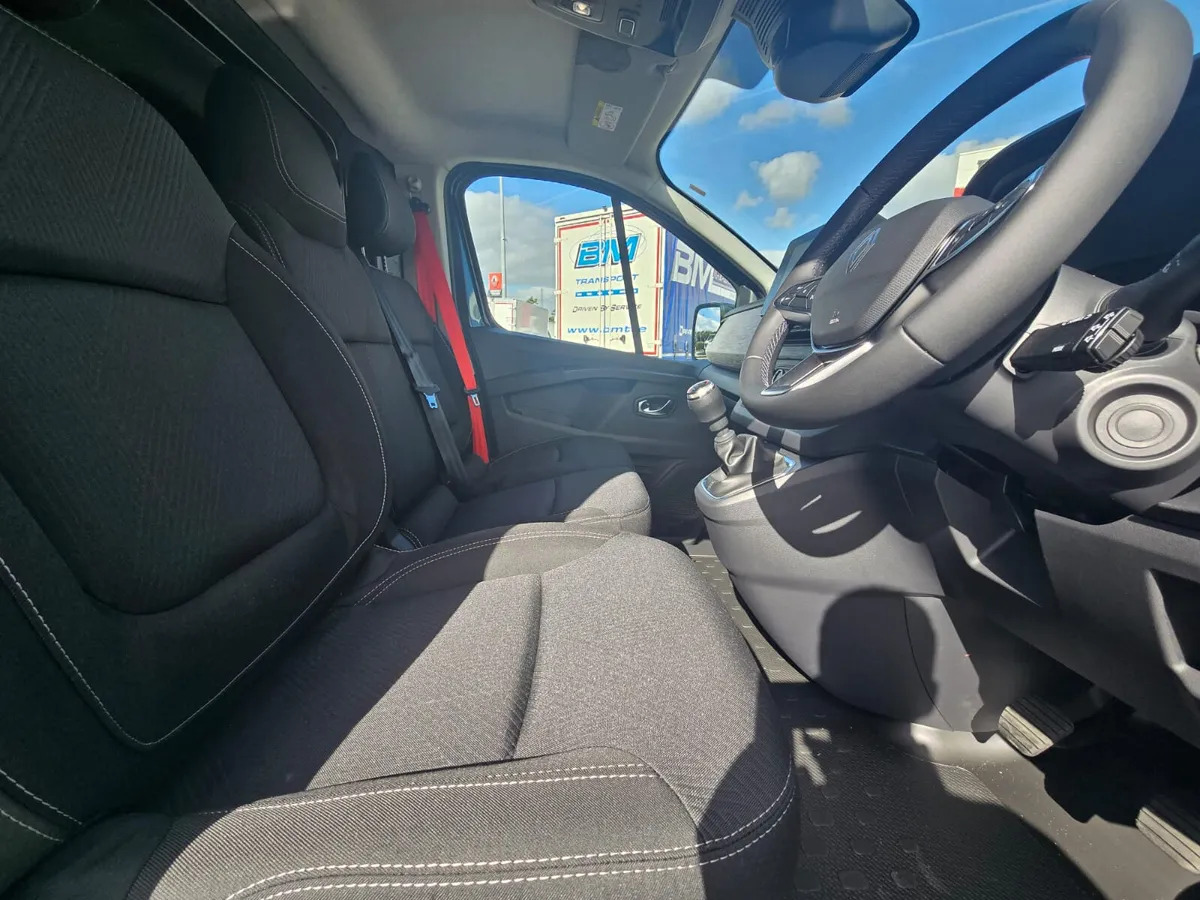 NEW Renault Trafic Exclusive 170BHP/150BHP Manual White - Van panel: gambar 4 NEW Renault Trafic Exclusive 170BHP/150BHP Manual White - Van panel: gambar 4