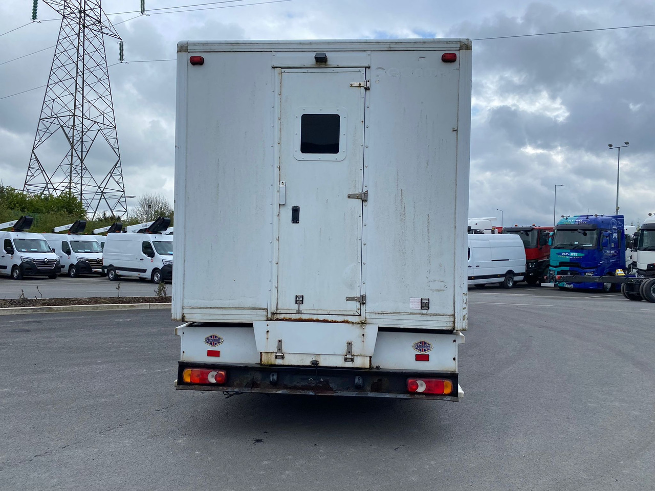 2011 Renault Midlum 180.18 Prison Truck - Truk: gambar 4 2011 Renault Midlum 180.18 Prison Truck - Truk: gambar 4