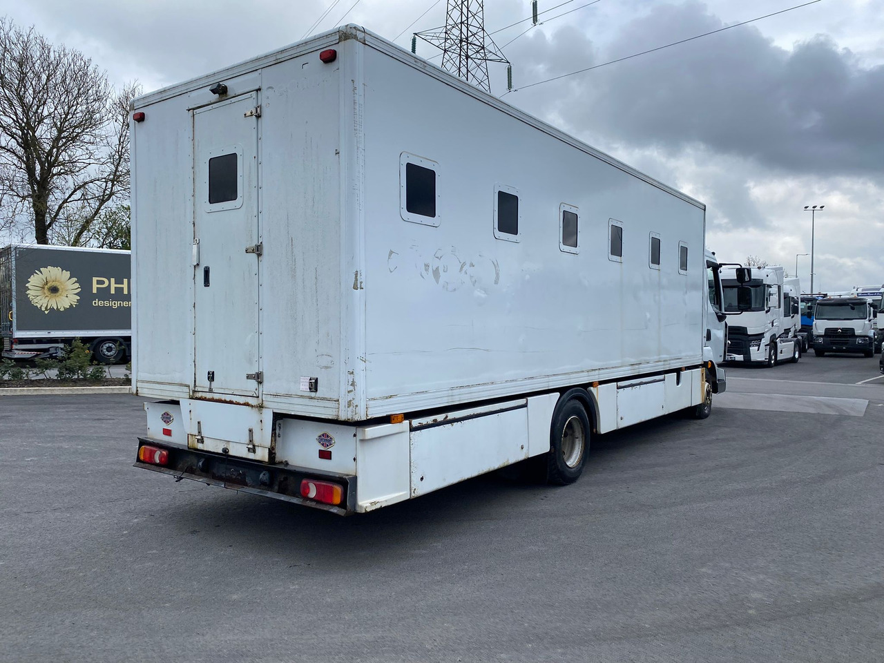 2011 Renault Midlum 180.18 Prison Truck - Truk: gambar 5 2011 Renault Midlum 180.18 Prison Truck - Truk: gambar 5