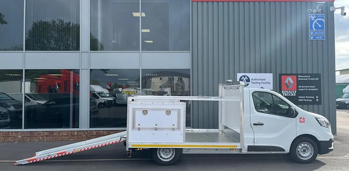 2024 Renault Trafic with Traffic Management Spec body - Van pengiriman: gambar 2 2024 Renault Trafic with Traffic Management Spec body - Van pengiriman: gambar 2