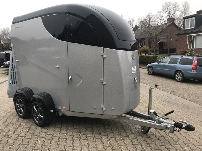 Bücker Careliner M - Trailer pengangkut kuda: gambar 1 Bücker Careliner M - Trailer pengangkut kuda: gambar 1