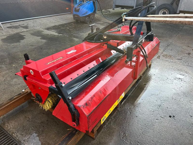 Goudland Veegmachine - Penyapu industri: gambar 1 Goudland Veegmachine - Penyapu industri: gambar 1