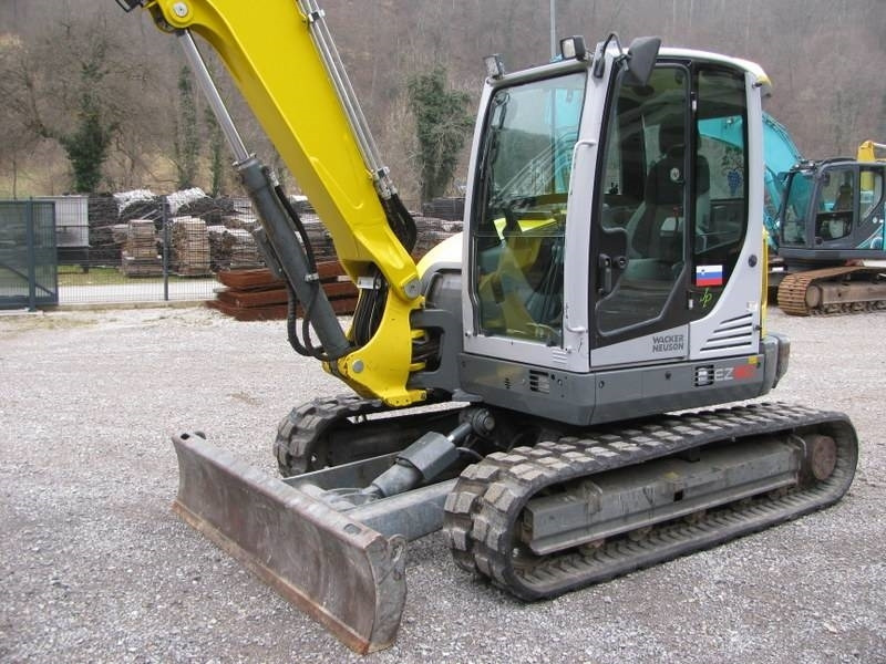 Wacker Neuson EZ 80 z grajferjem - Ekskavator mini: gambar 2 Wacker Neuson EZ 80 z grajferjem - Ekskavator mini: gambar 2