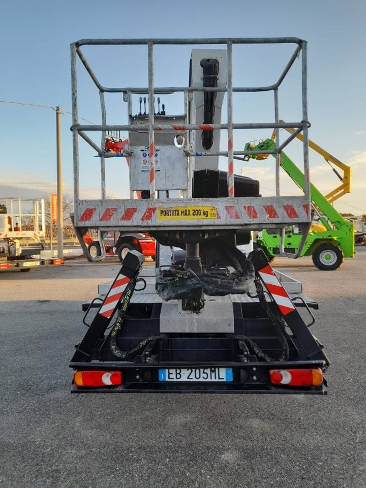 Oil & Steel 2112 - Platform udara yang dipasang di truk: gambar 4 Oil & Steel 2112 - Platform udara yang dipasang di truk: gambar 4