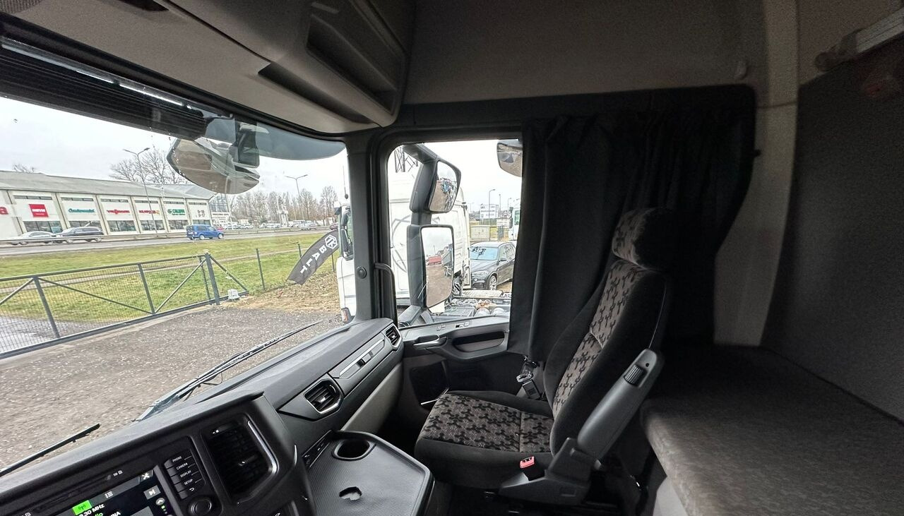 Truk sasis Scania R 650 10x4 Full steel: gambar 6