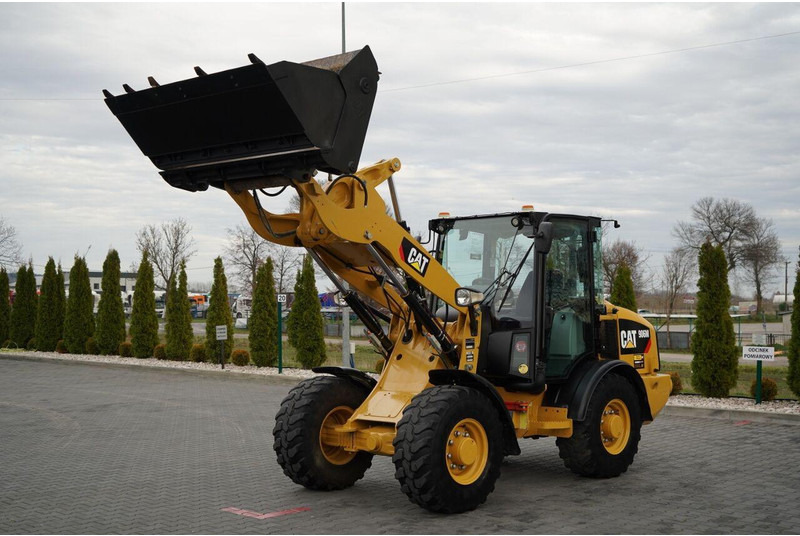 Caterpillar 906M / ŁADOWARKA KOŁOWA / 2019 ROK / ŁYŻKA SZCZĘKOWA / - Wheel loader: gambar 1 Caterpillar 906M / ŁADOWARKA KOŁOWA / 2019 ROK / ŁYŻKA SZCZĘKOWA / - Wheel loader: gambar 1