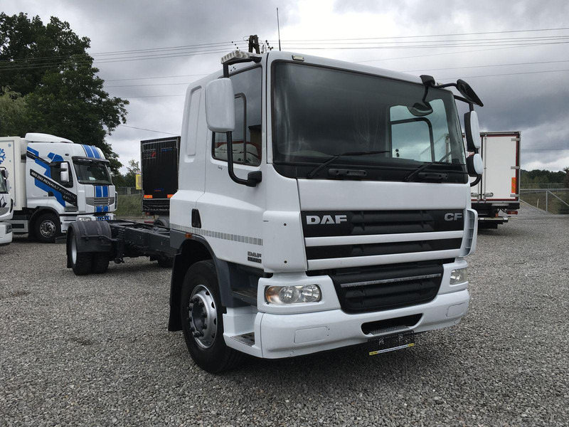 DAF CF 65.220 - Truk sasis: gambar 2 DAF CF 65.220 - Truk sasis: gambar 2