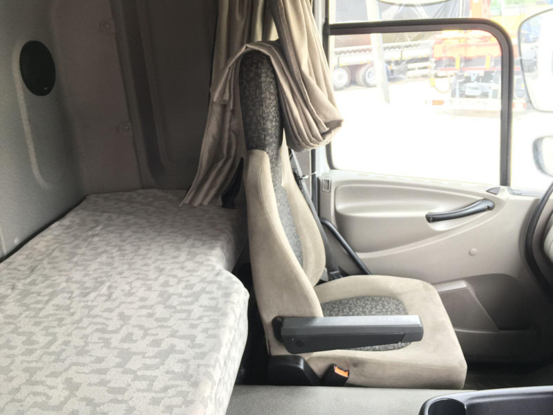 DAF CF 65.220 - Truk sasis: gambar 4 DAF CF 65.220 - Truk sasis: gambar 4