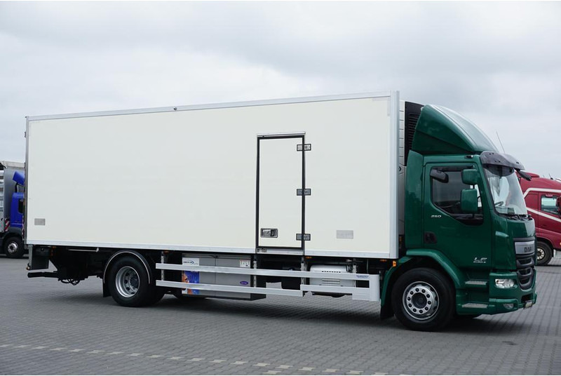DAF LF / 250 / EURO 6 / CHŁODNIA + WINDA / MULTITEMPERATURA - Truk berpendingin: gambar 4 DAF LF / 250 / EURO 6 / CHŁODNIA + WINDA / MULTITEMPERATURA - Truk berpendingin: gambar 4