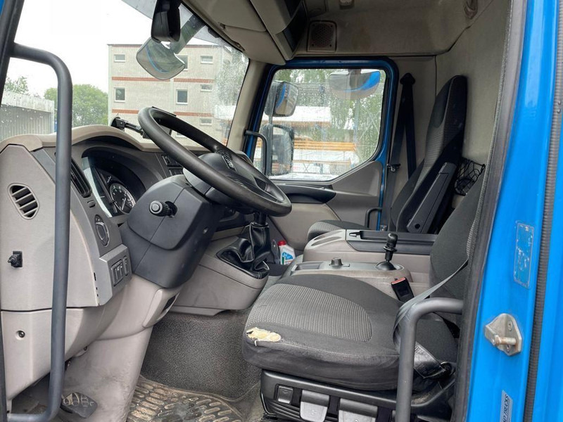 DAF LF210 FA - Truk box: gambar 2 DAF LF210 FA - Truk box: gambar 2