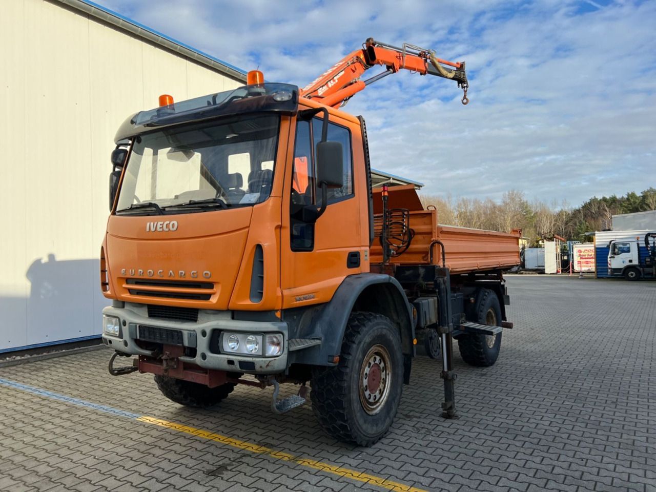 IVECO 140 E 24 4x4 + Atlas AK 65.2 A1 - Truk jungkit, Truk derek: gambar 1 IVECO 140 E 24 4x4 + Atlas AK 65.2 A1 - Truk jungkit, Truk derek: gambar 1