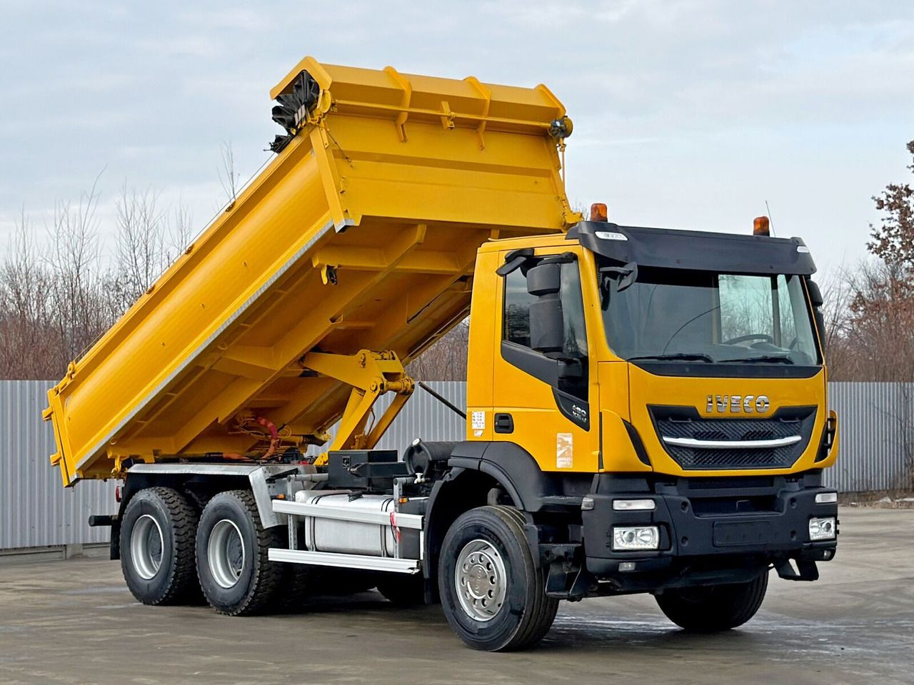 IVECO STRALIS X WAY 480 - Truk jungkit: gambar 1 IVECO STRALIS X WAY 480 - Truk jungkit: gambar 1